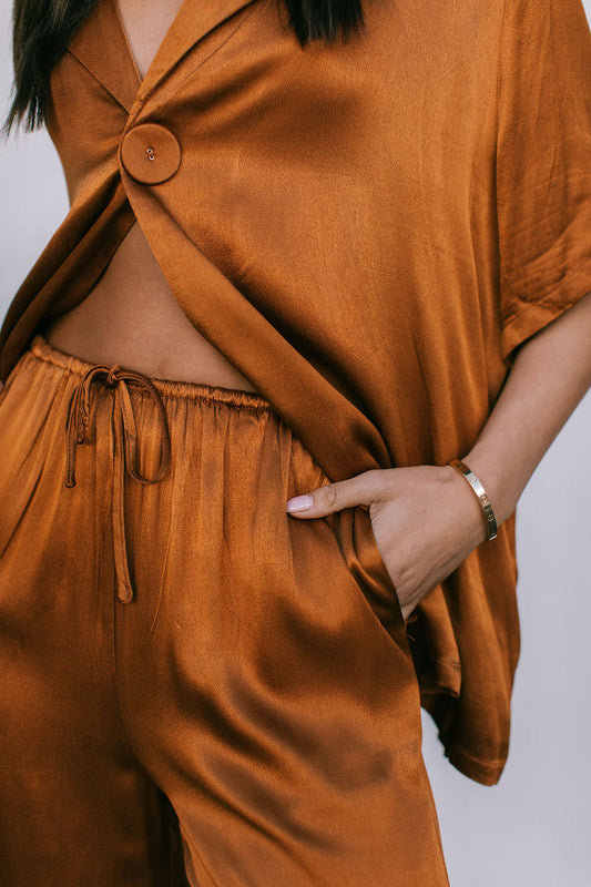 Eve Relaxed Pants - Caramel Satin
