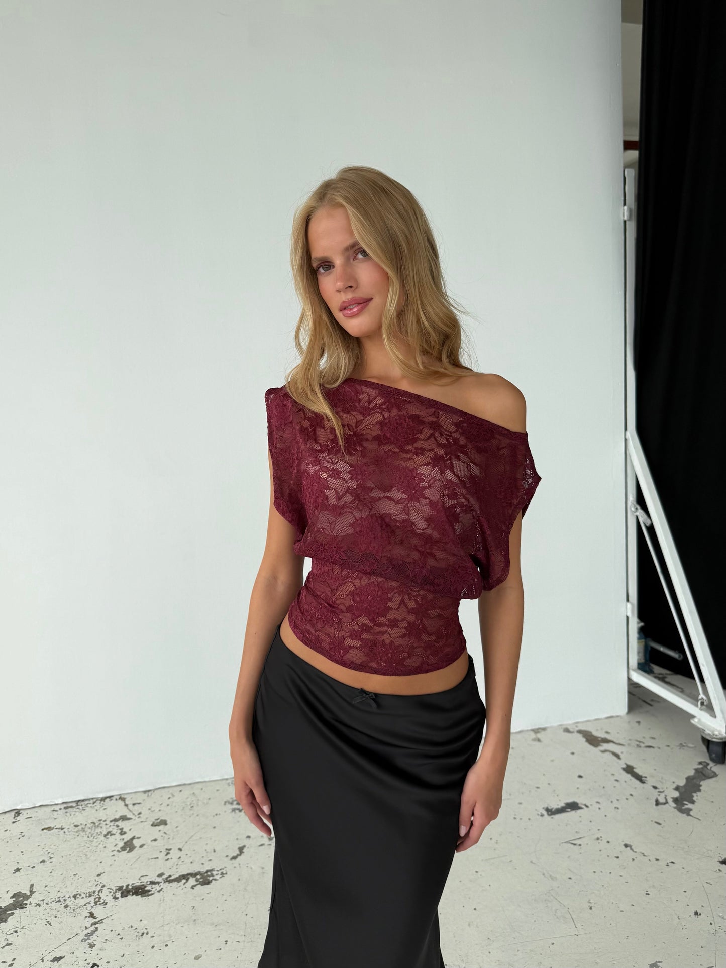 Iris lace top - burgundy