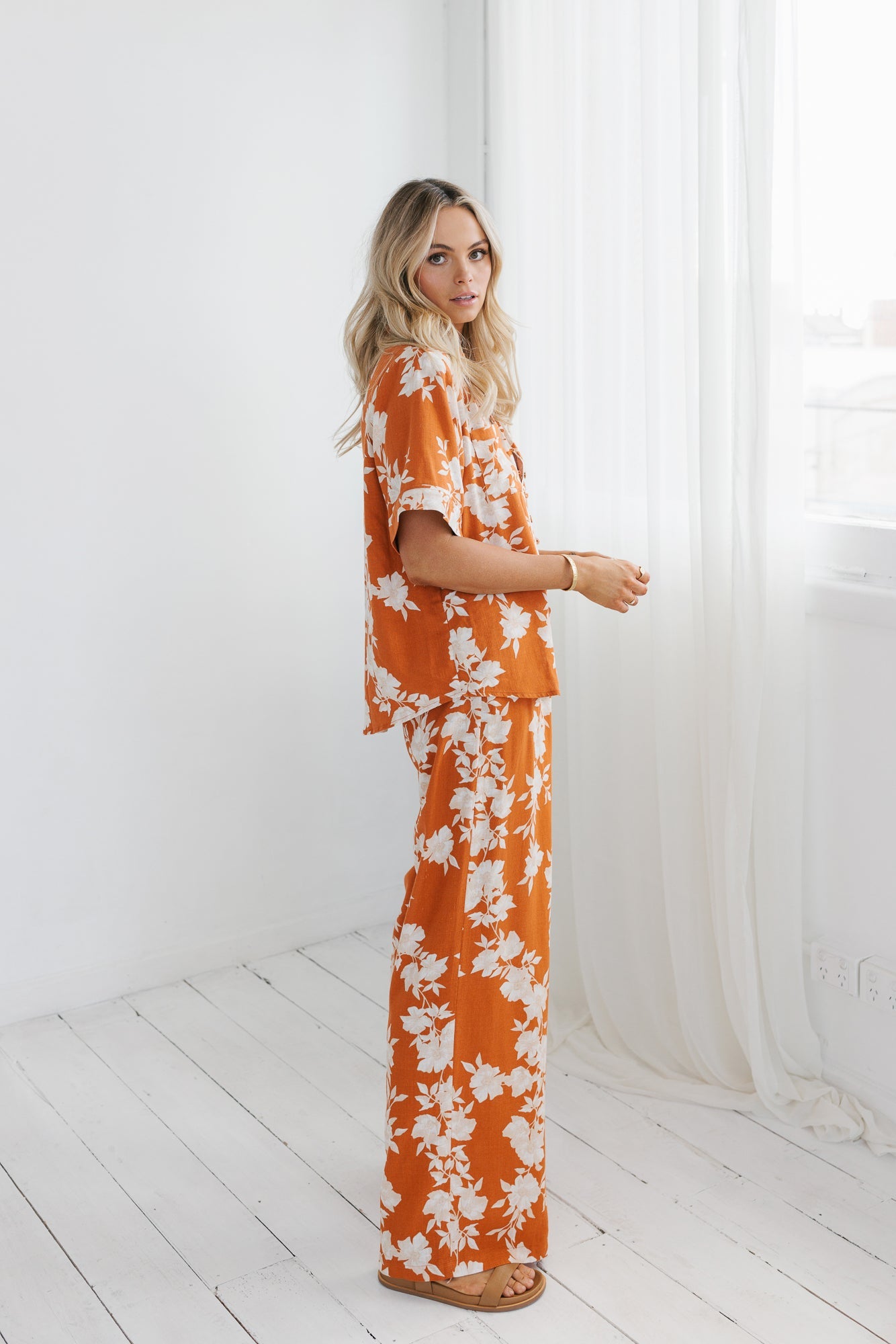 Giorno Relaxed Shirt - Auburn/Beige Floral Print