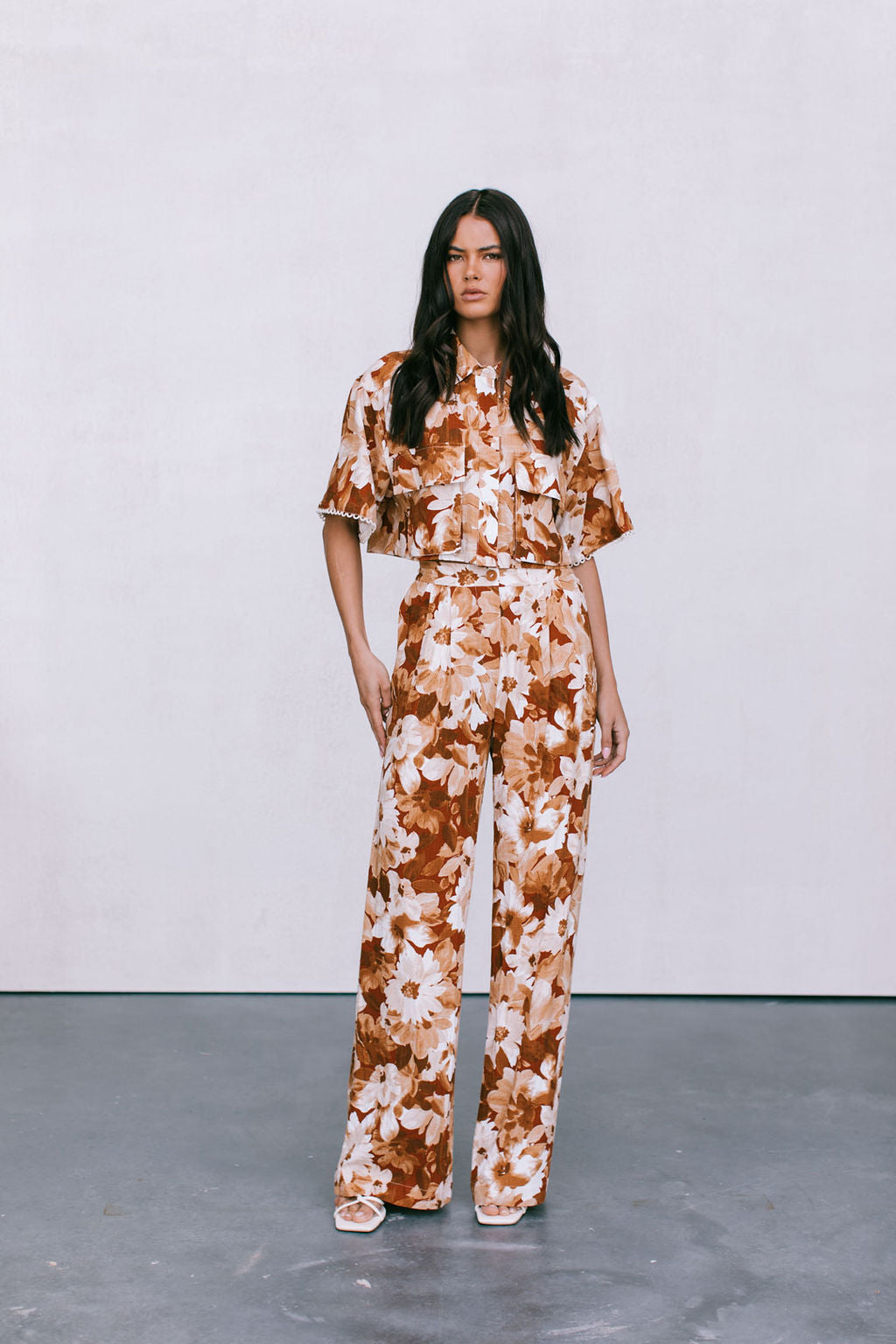 Esimio Cropped Shirt - Rust Floral Print