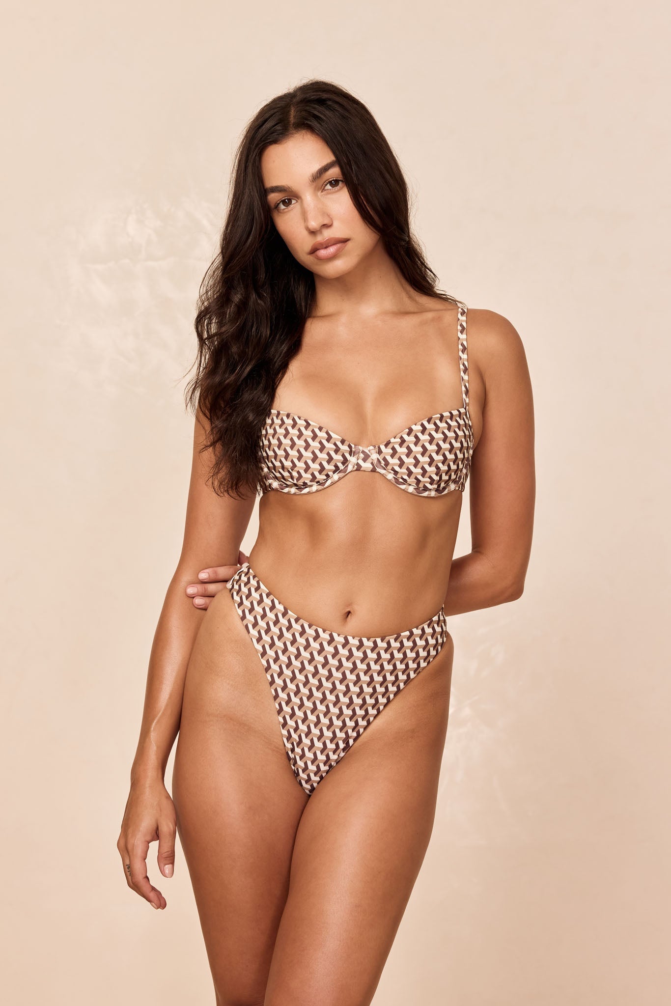 Capri Thong - Husk Geo