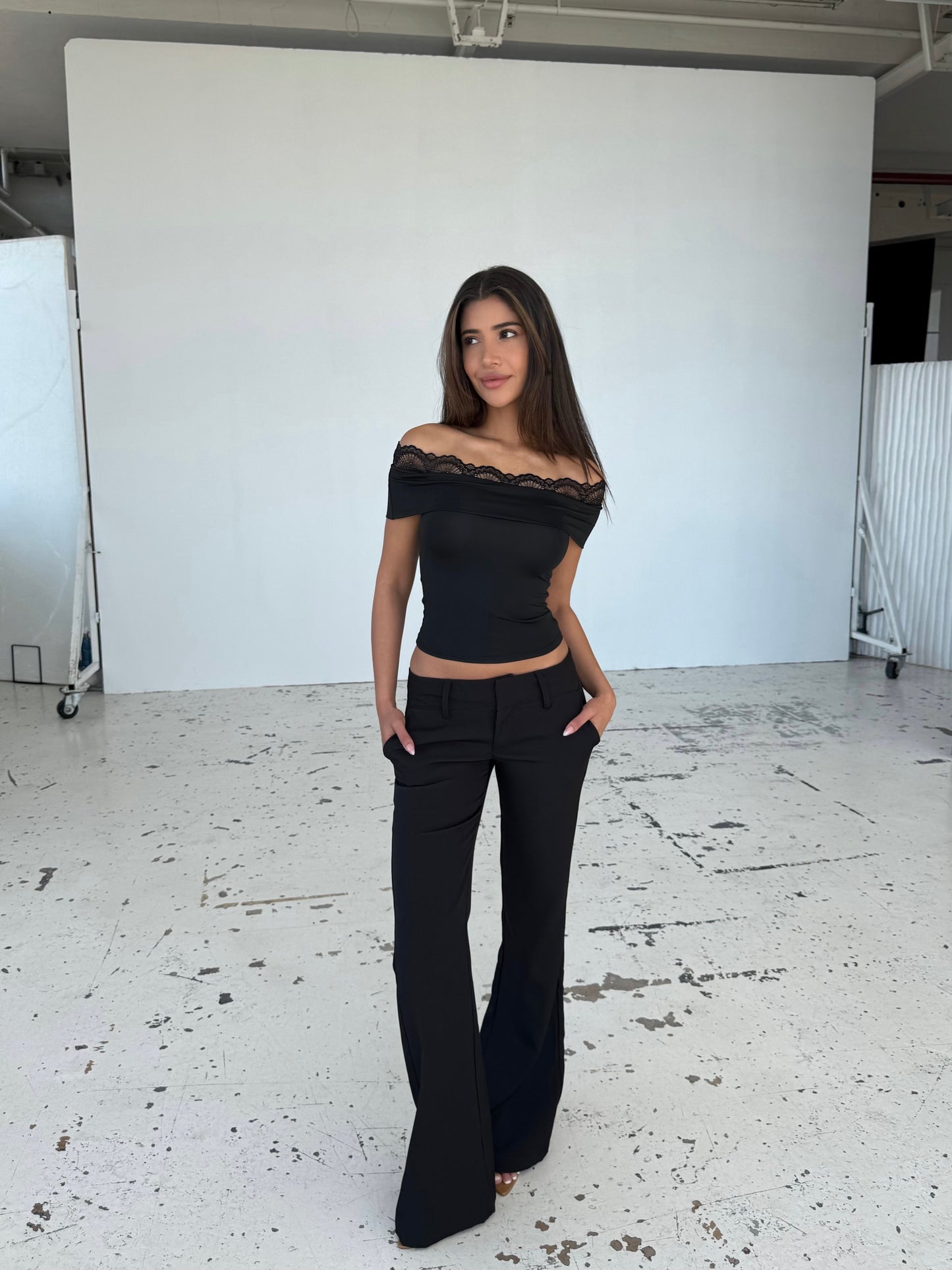 Leda lace top - black