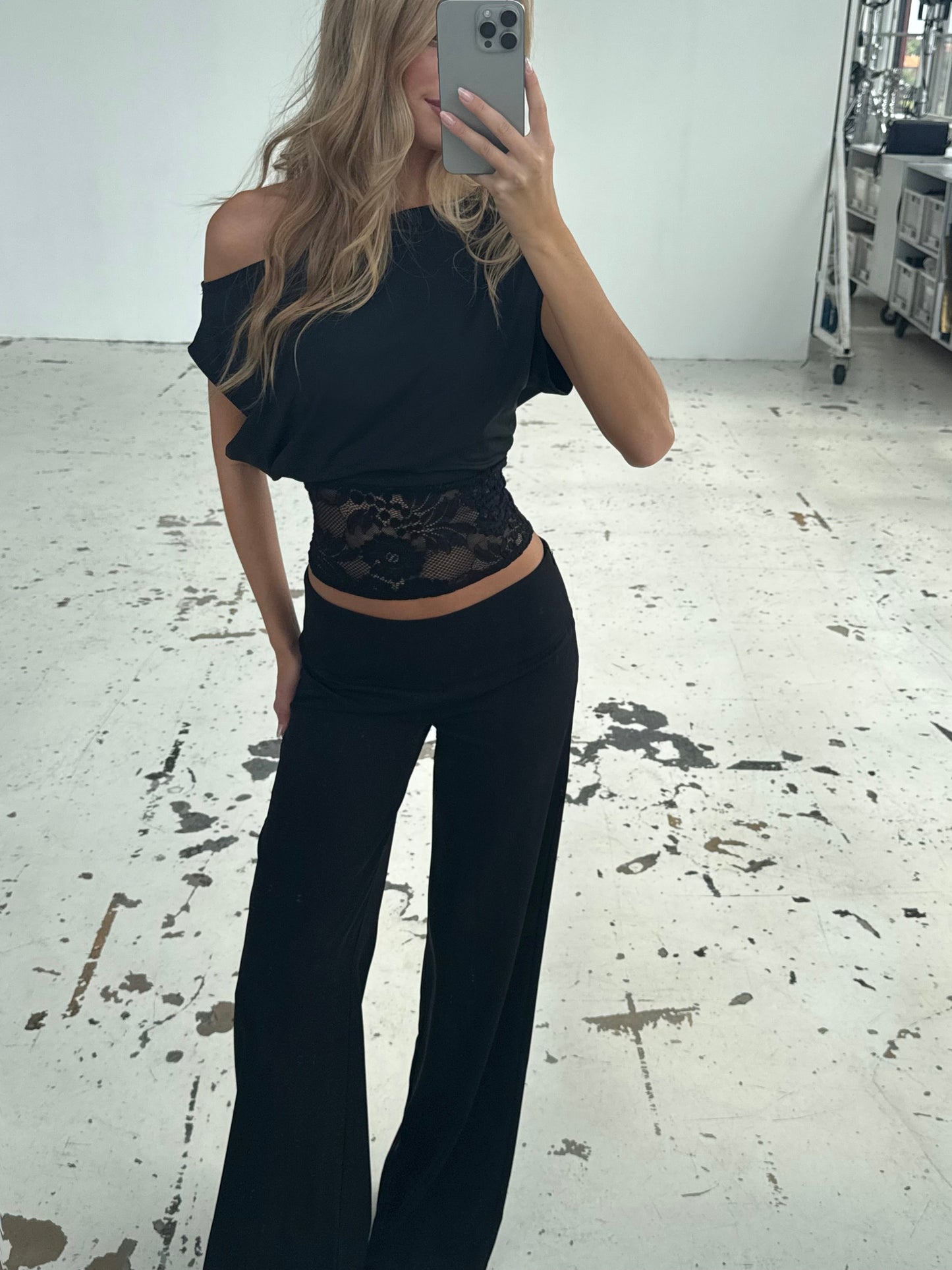 Hera basic lace top - black