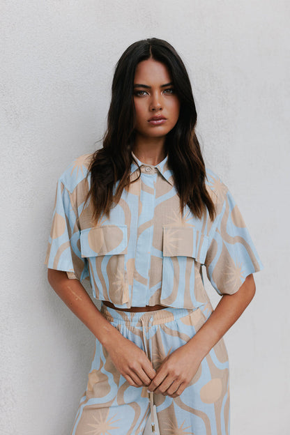 Esimio Cropped Shirt - Blue/Tan Sun Print