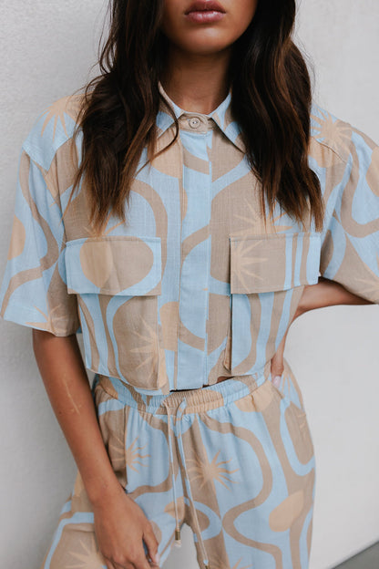 Esimio Cropped Shirt - Blue/Tan Sun Print
