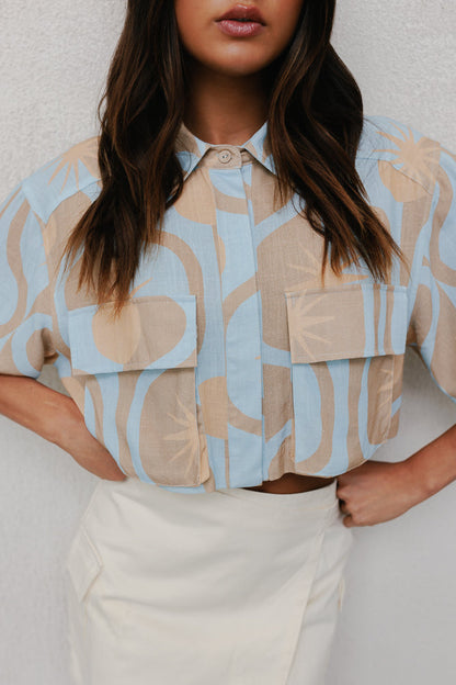 Esimio Cropped Shirt - Blue/Tan Sun Print