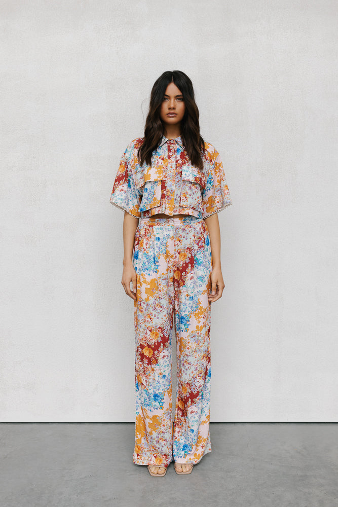 Esimio Cropped Shirt - Bloom Floral Print