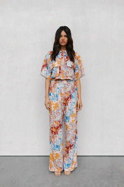 Esimio Cropped Shirt - Bloom Floral Print