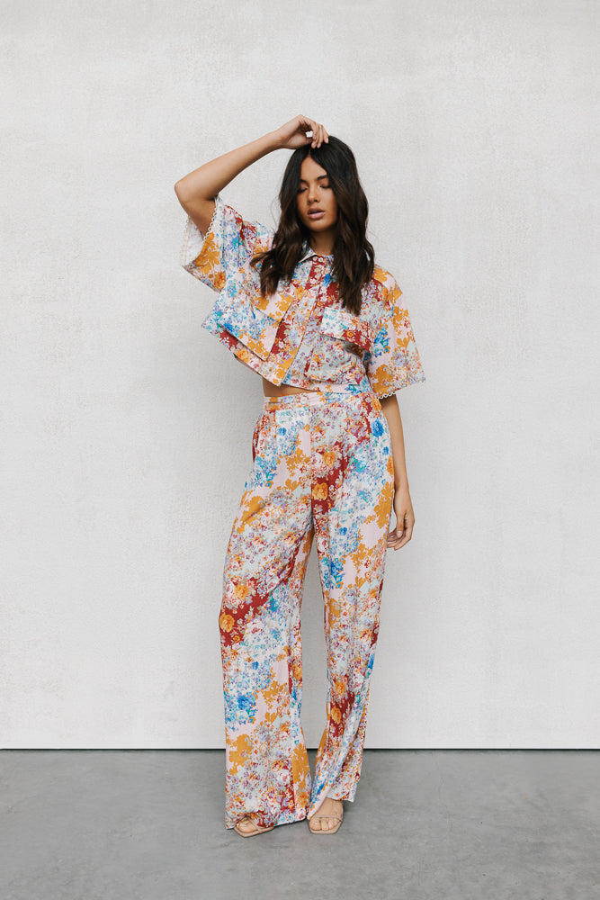 Esimio Cropped Shirt - Bloom Floral Print