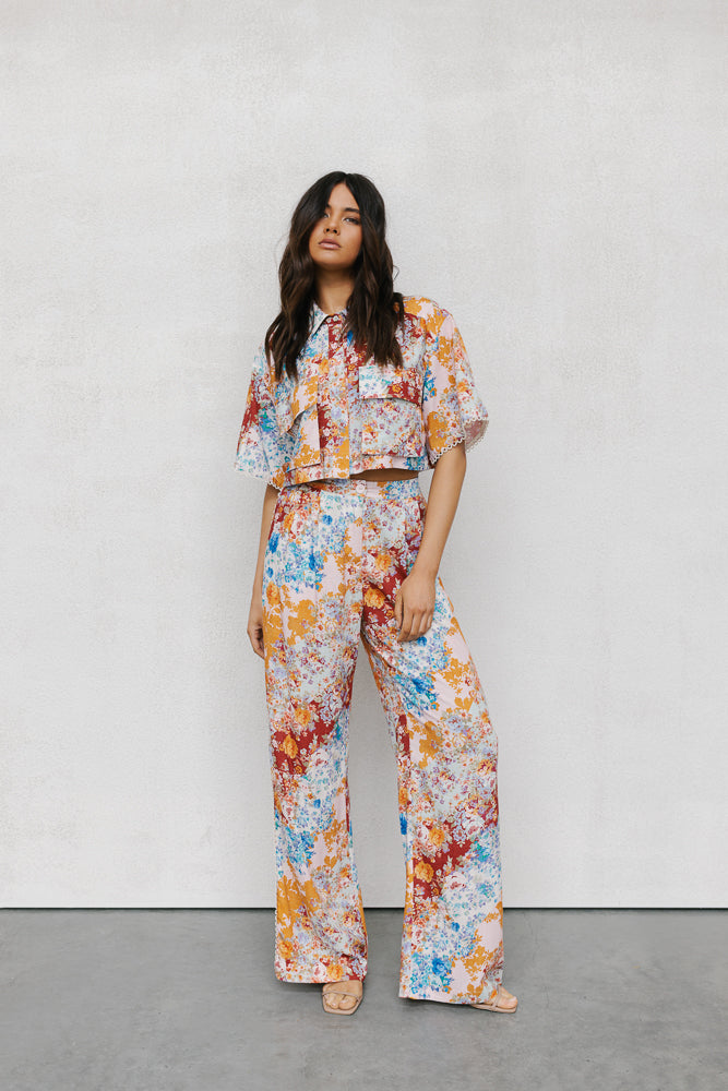 Esimio Cropped Shirt - Bloom Floral Print