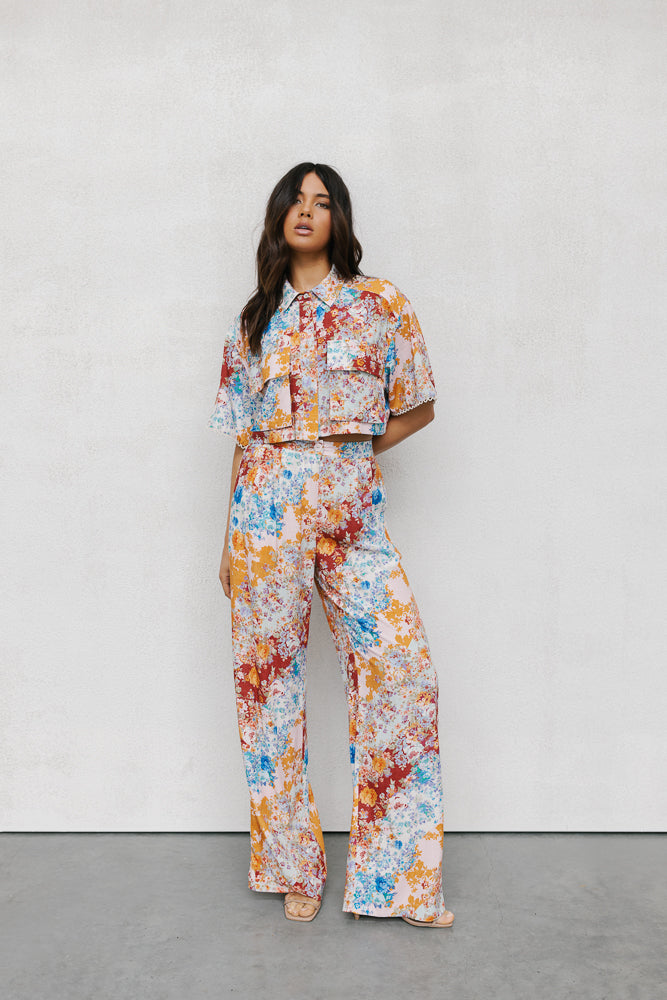 Esimio Cropped Shirt - Bloom Floral Print
