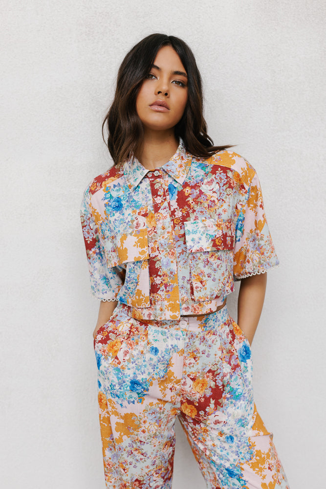 Esimio Cropped Shirt - Bloom Floral Print
