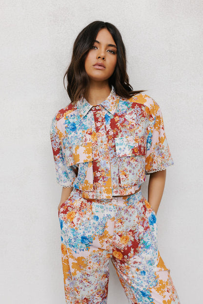 Esimio Cropped Shirt - Bloom Floral Print