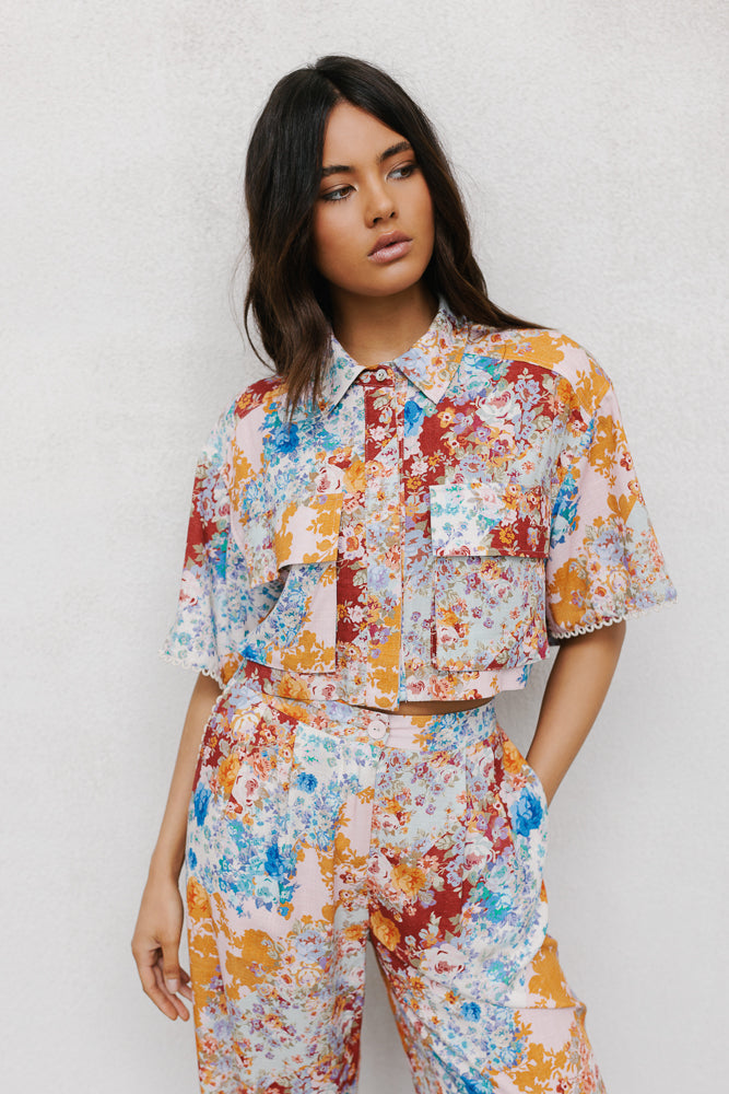 Esimio Cropped Shirt - Bloom Floral Print