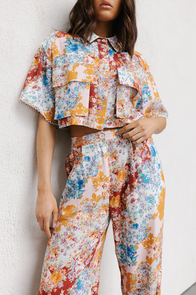 Esimio Cropped Shirt - Bloom Floral Print