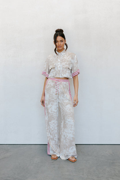 Esimio Cropped Shirt - Beige Floral/Red Stripe