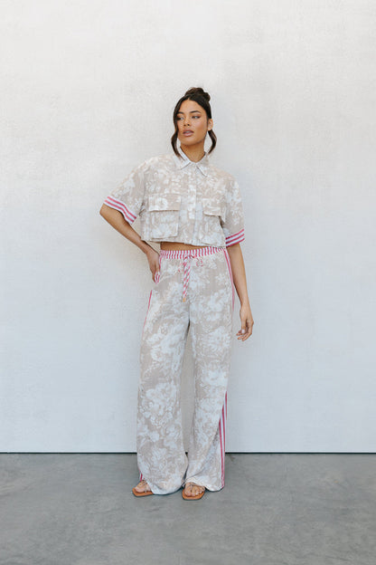 Esimio Cropped Shirt - Beige Floral/Red Stripe