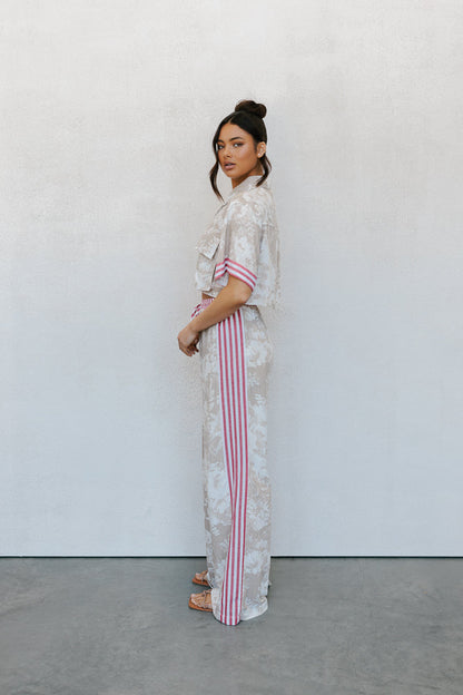 Esimio Cropped Shirt - Beige Floral/Red Stripe